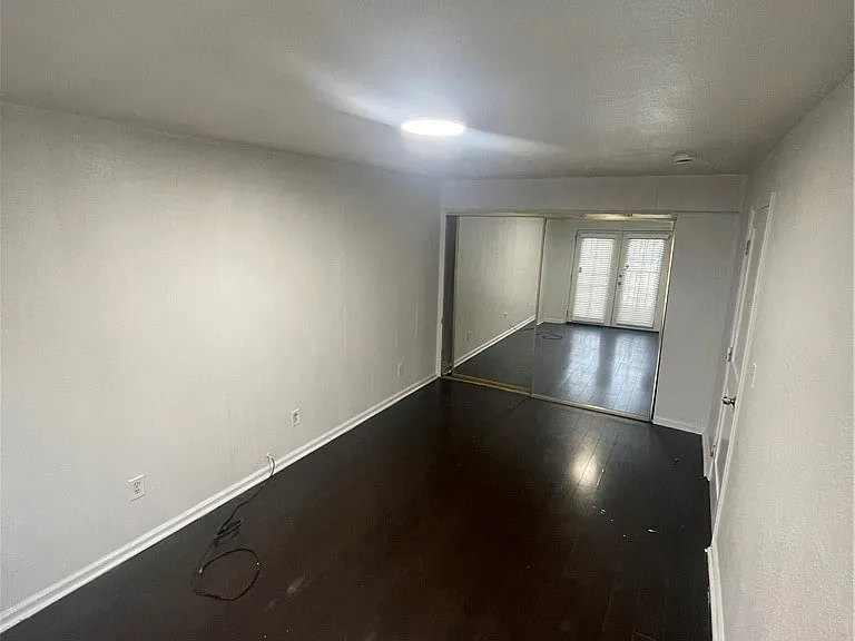 4605 Arlington Ave #1/2 — Photo 14