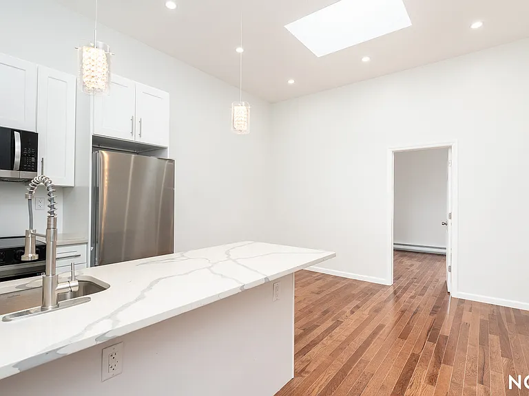 1869 Greene Ave #2 — Photo 14