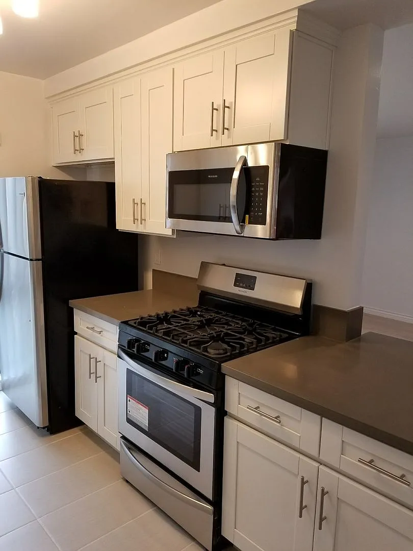 7607 Norton Ave — Photo 4