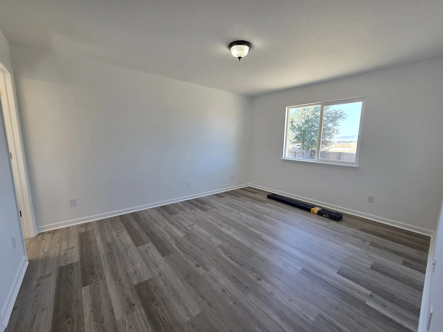 5 bed, 2251 sqft, $2,800 — Photo 4