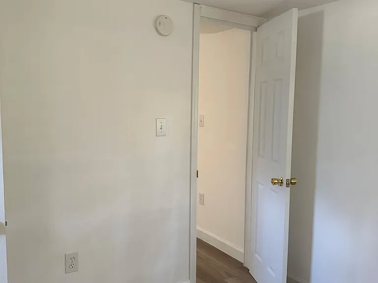 112 Pine Ln — Photo 2