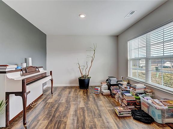 4th image of 177 Green Mallard Way