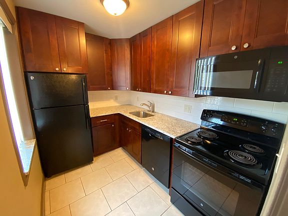 2nd image of 1641 J St #203
