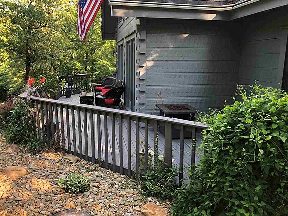3rd image of 209 Emerald Dr