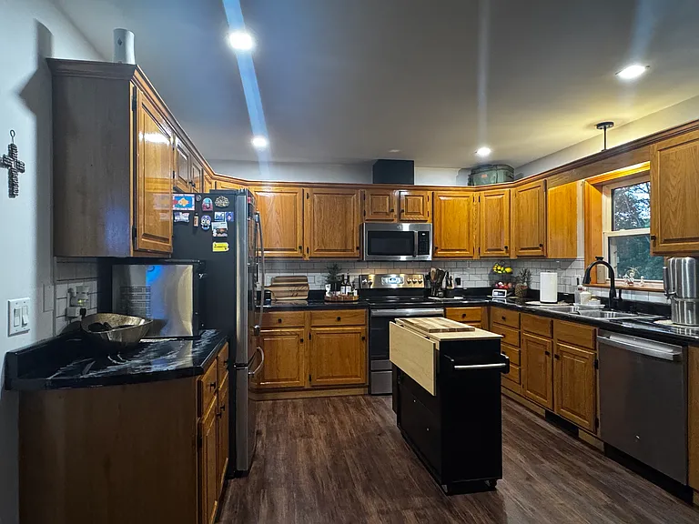 1335 Mercer Rd — Photo 5
