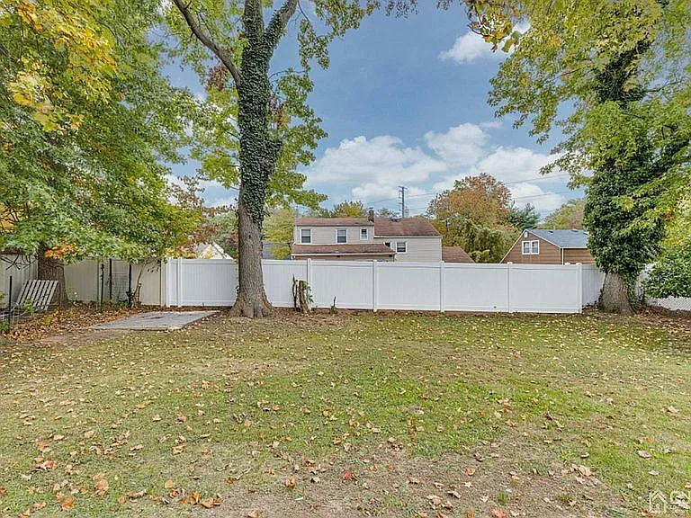 backyard fenced