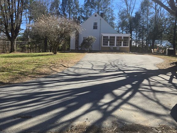 4th image of 187 Old Colony Road