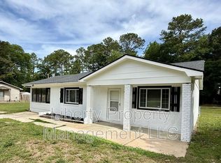 1725 Sand Hill Rd, Hope Mills, NC 28348