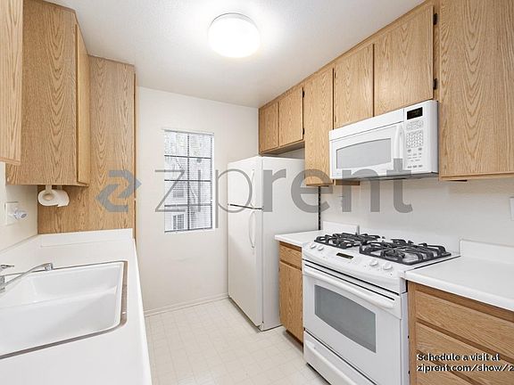 5th image of 10347 Azuaga St Unit 84