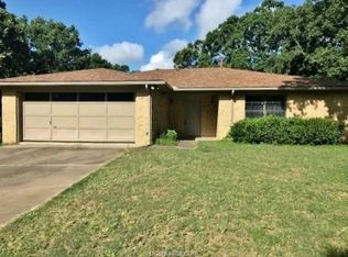2109 Pantera Dr, Bryan, TX 77807
