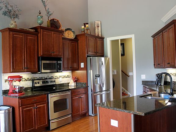 4th image of 107 Lingard Ct
