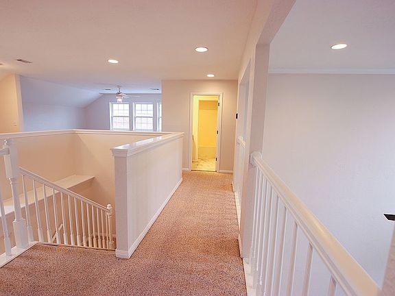 3rd image of 7805 Lantana Ln