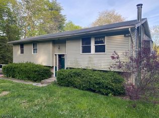 1042 Owassa Rd, Newton, NJ 07860