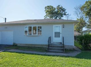642 Long Island Ave, Deer Park, NY 11729