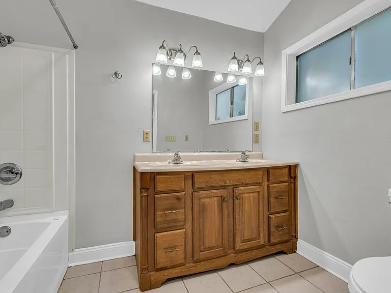 1613 Johanna Fairway — Photo 12