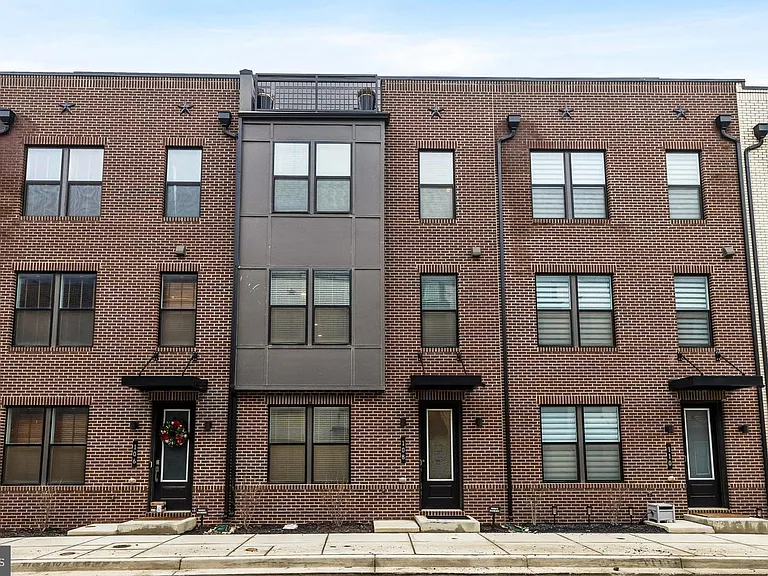 108 Glass Ln — Photo 1