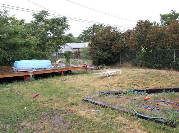 5th image of 446 School Ave