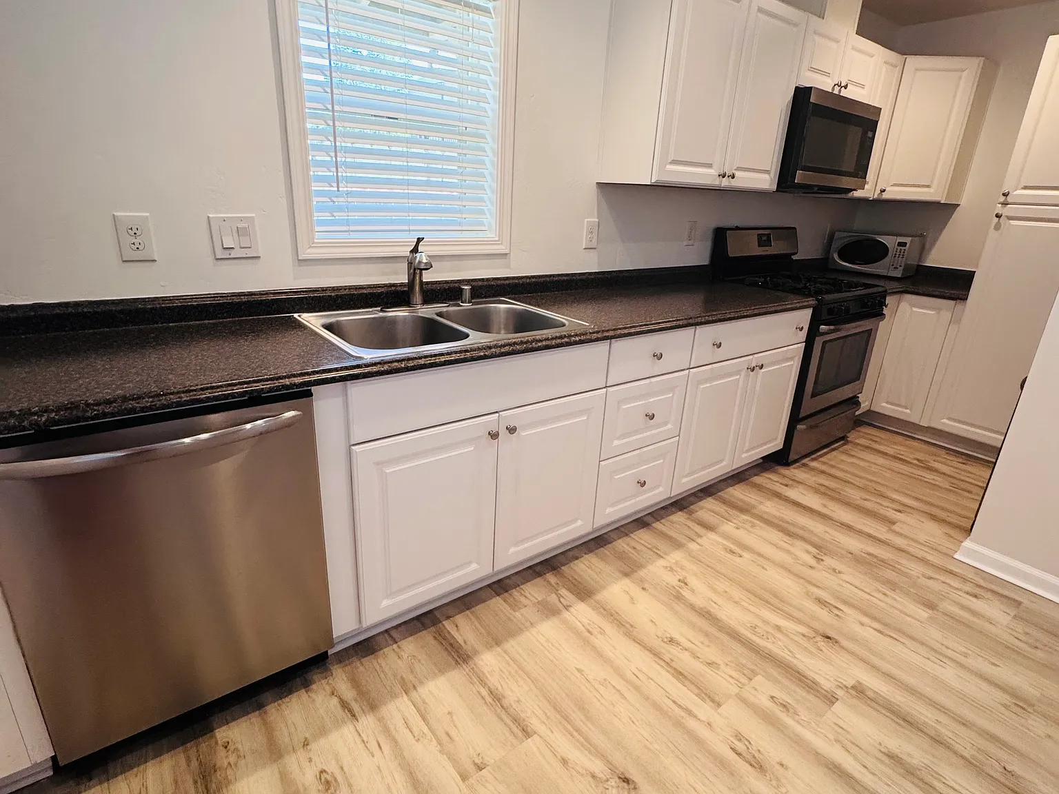 1 bed, 750 sqft, $2,000 — Photo 2