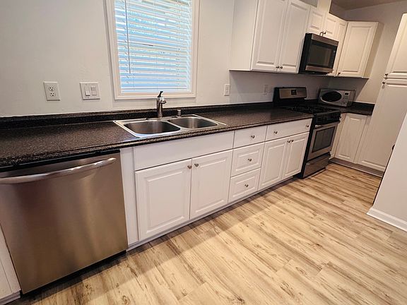 2nd image of 4711 Pepper Ln #C