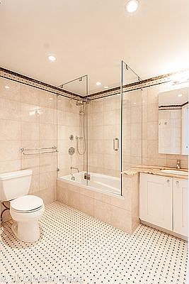 5th image of 30 W 63rd St APT 32J