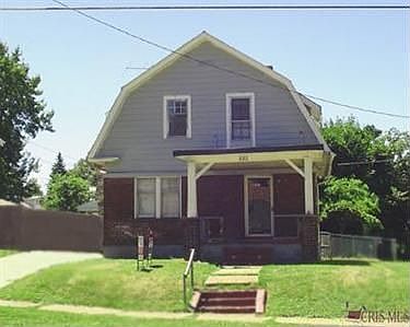 2nd image of 526 Lindell Ave