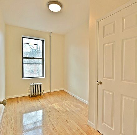 4th image of 249 13th St APT 15