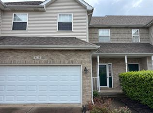 8125 Victoria Pl, Crown Pt, IN 46307