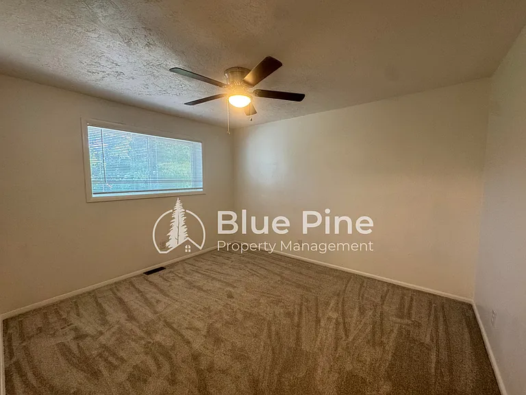 301 E 18th St #2 — Photo 9
