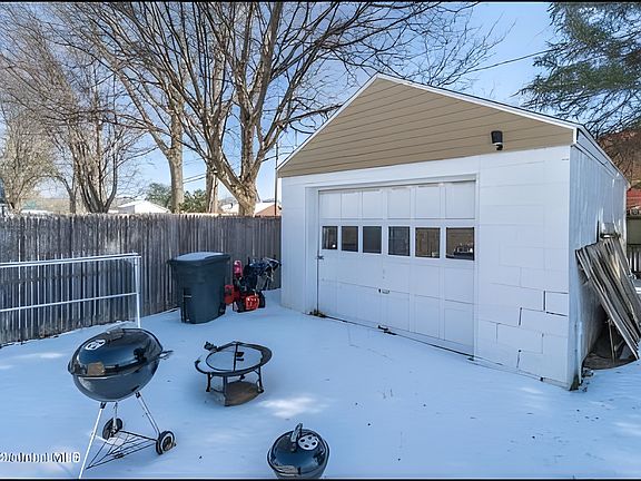 2nd image of 43 Tampa Ave