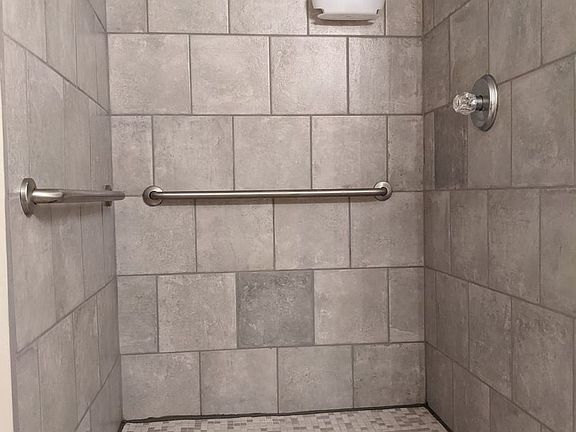 5th image of 1813 N 11th Ave #13767723