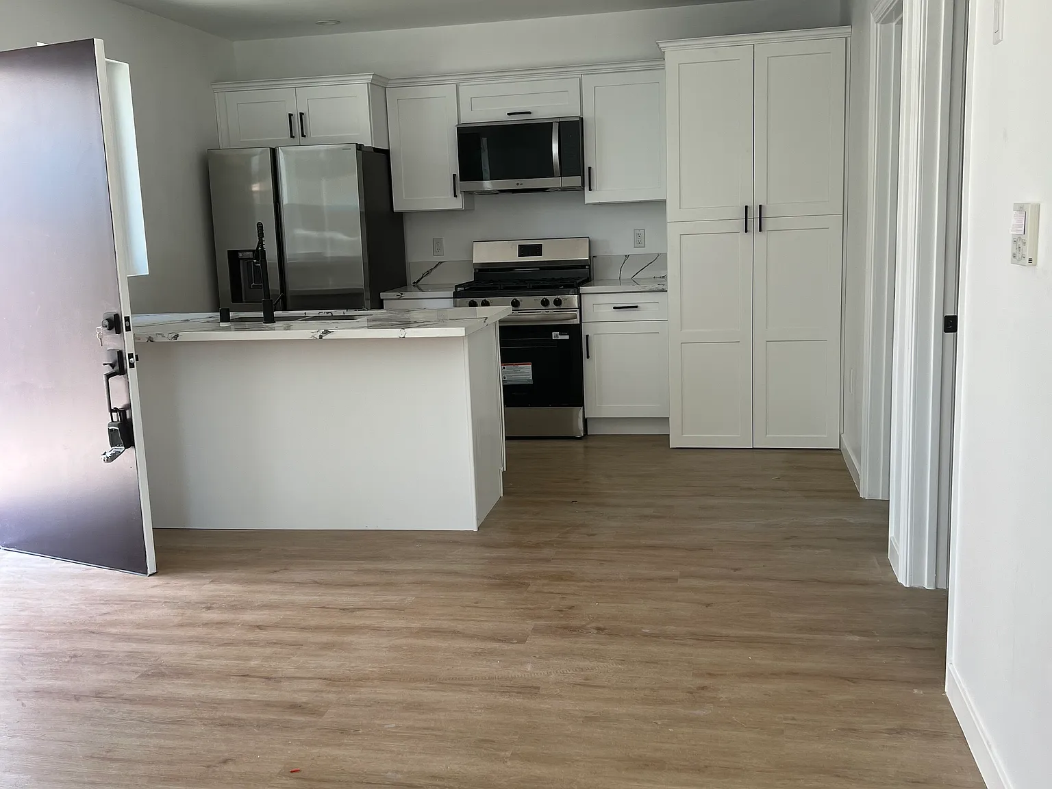 2 bed, 700 sqft, $2,599 — Photo 1