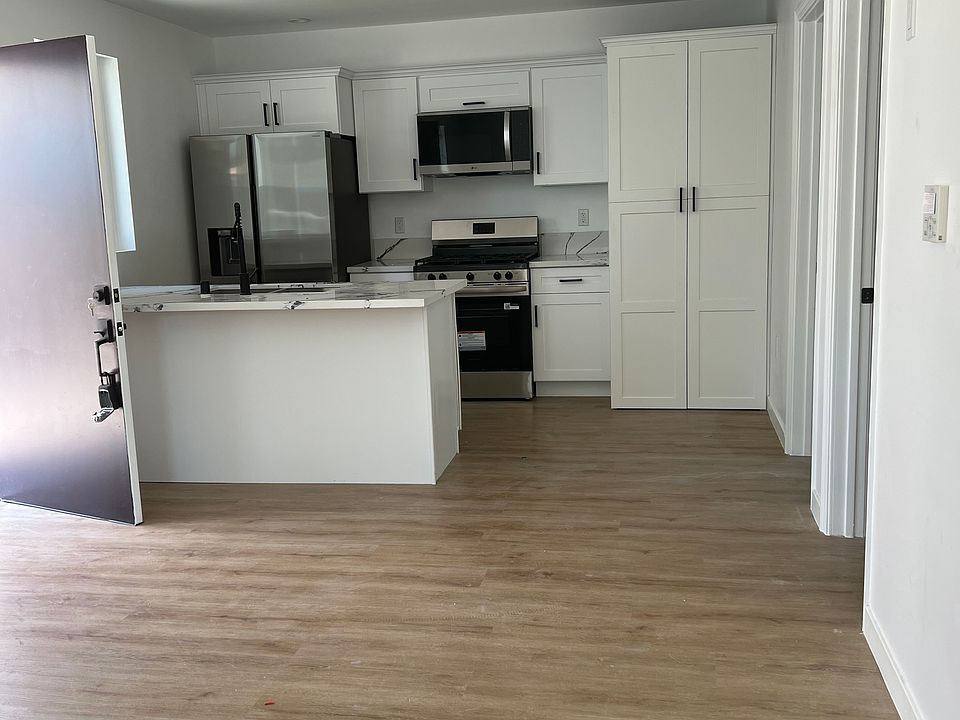 1st image of 965 N Serrano Ave