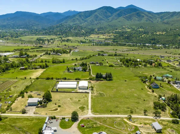 380 E Butler Ln, Ashland, OR 97520