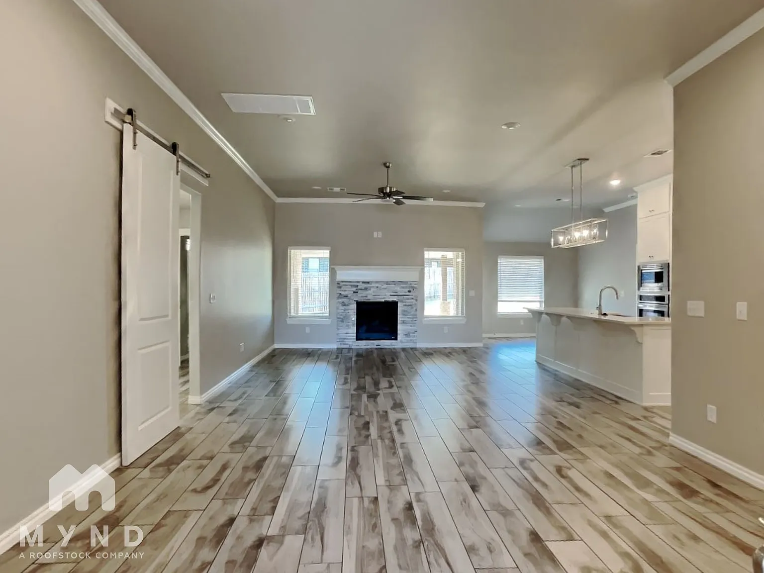 4 bed, 2.0 bath, 1850 sqft, $2,245 — Photo 3