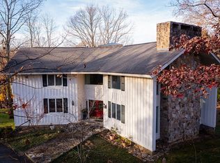 4 Stonepoint Ln, Signal Mountain, TN 37377