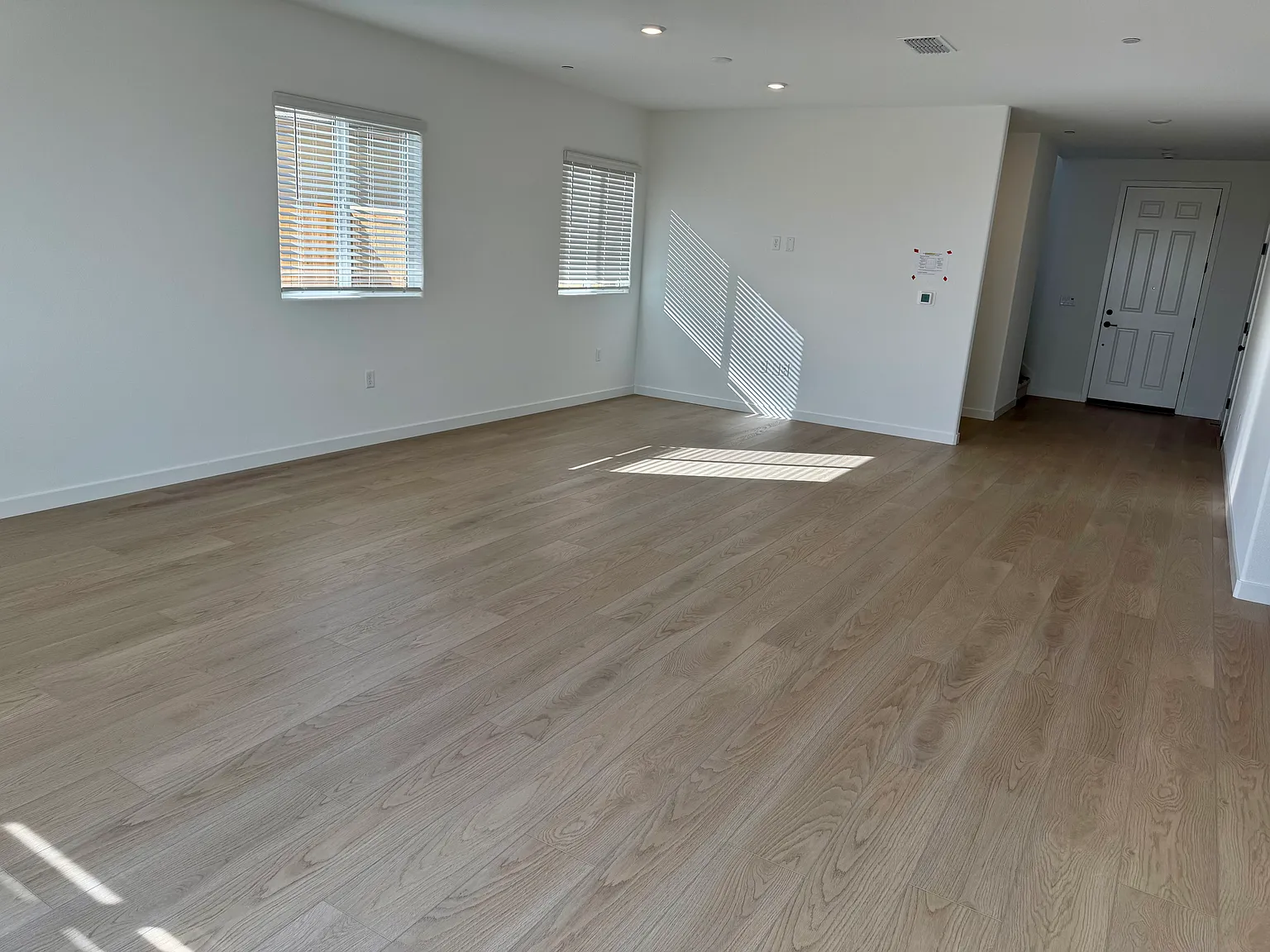 5 bed, 3.5 bath, 2966 sqft, $3,700 — Photo 4
