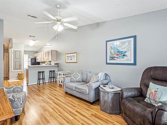 4th image of 9743 Cobblebrook Dr