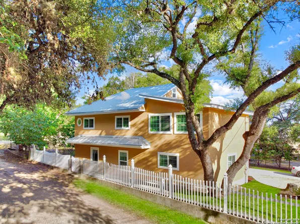 233 AGAPE LN, Lakehills, TX 78063