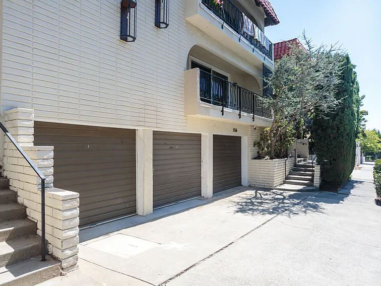 1324 Barry Ave #8 — Photo 6