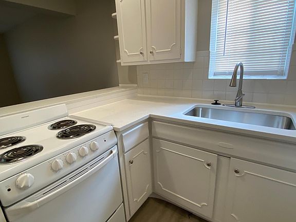 4th image of 4632 Holly St #6