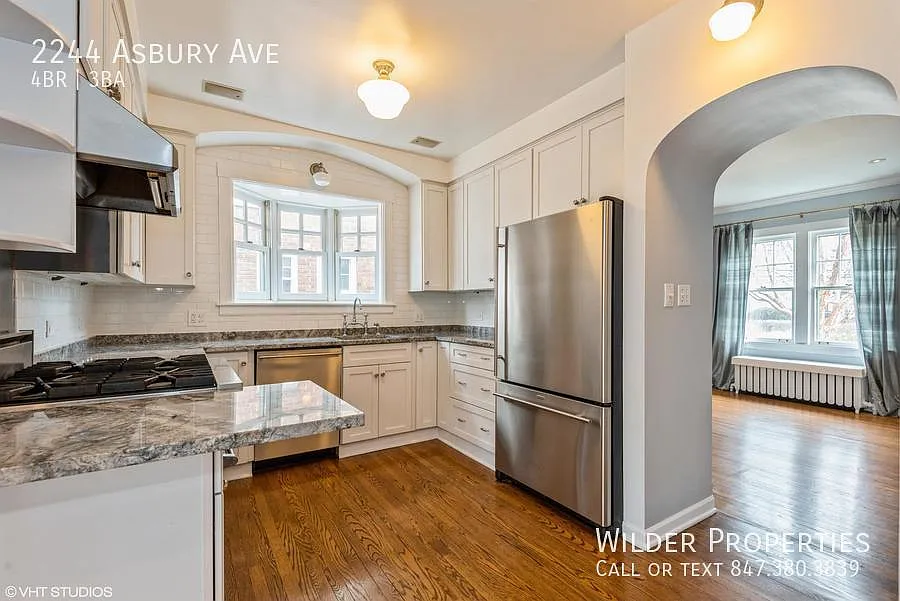 4 bed, 2.5 bath, 2350 sqft, $6,800 — Photo 3