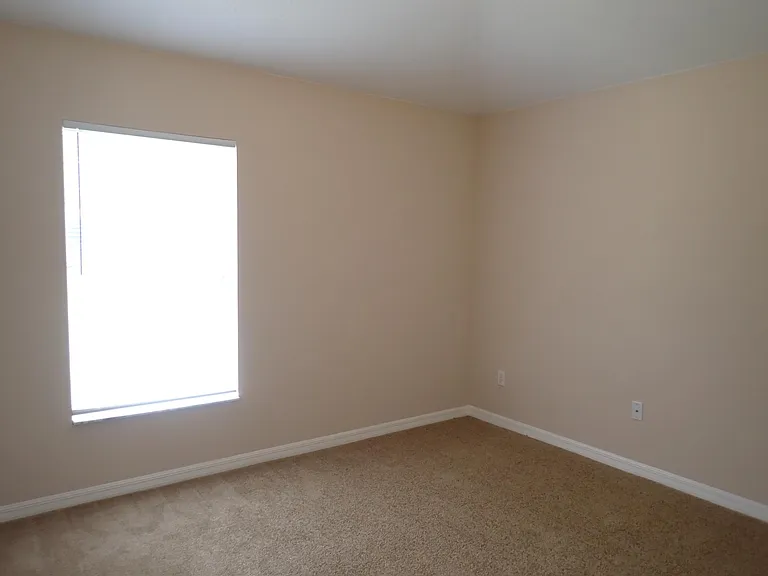 132 Berkshire Ln — Photo 15
