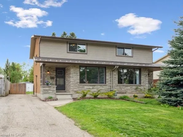 17 Shaftsbury Dr #15, Kitchener, ON N2A 1N4