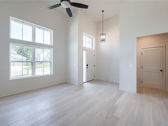 3rd image of 2156 Hay Market Ct