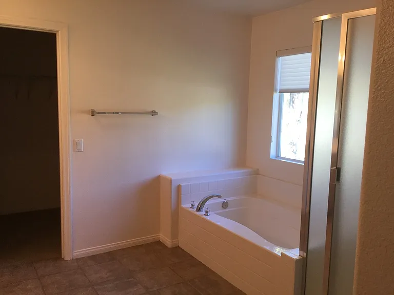11408 Magnolia St — Photo 10