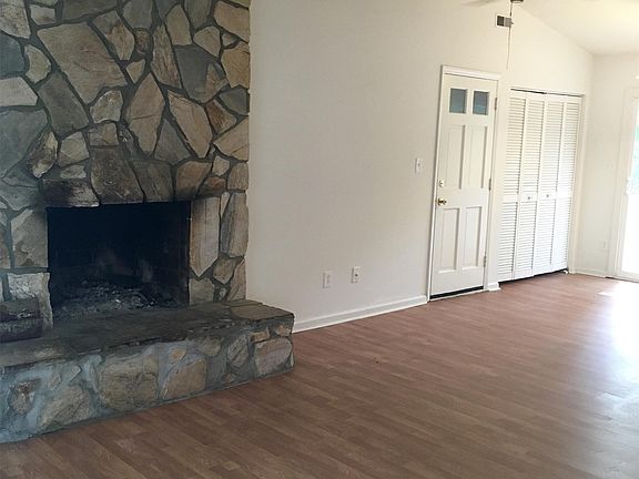 2nd image of 7744 Park Vista Cres