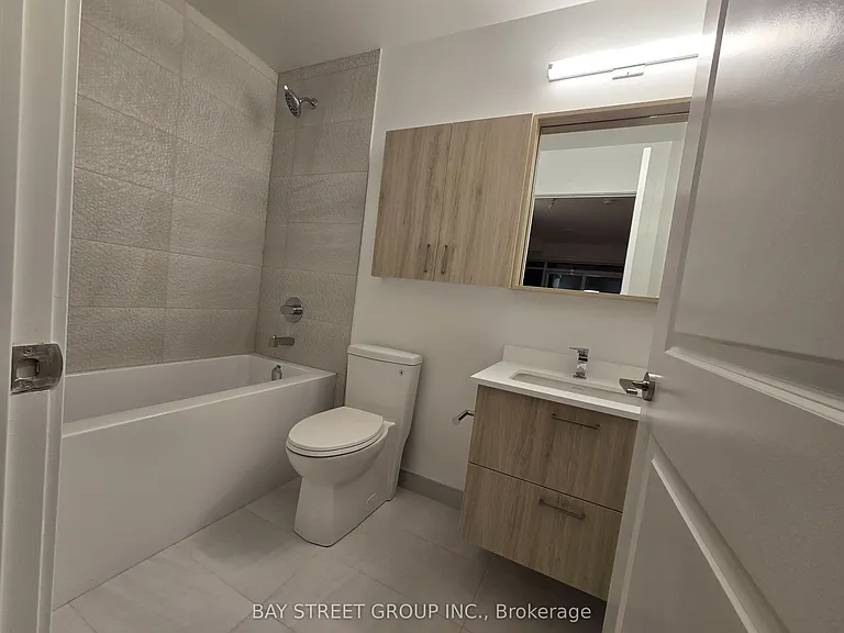 50 Upper Mall Way #1806B — Photo 5