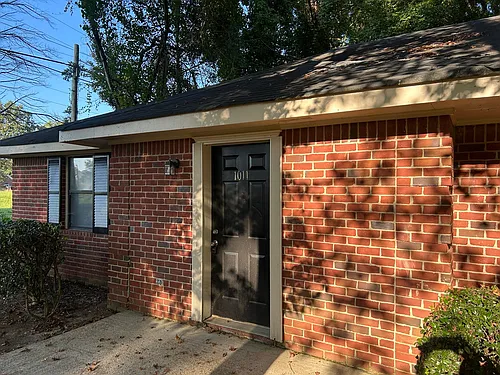 Floor plan 1011 Wellington Dr