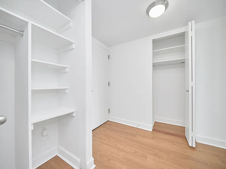 160 Riverside Blvd #16P — Photo 17