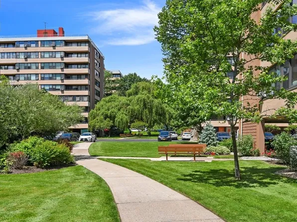 166-41 Powells Cove Boulevard image 32 of 32